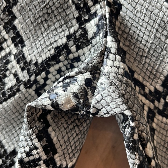 NWT Zara Faux Leather Animal Printed Pants XS Snakeskin Straight Leg Trouser - Picture 10 of 10